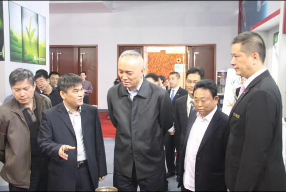 2011年10月23日上午，浙江省委常委、省委组织部部长蔡奇莅临意昂4娱乐会展中心参